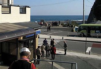 慰霊碑のある海岸線