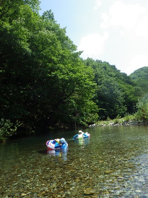 この美しい川を流れを二人占め♪