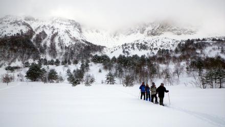 磐梯山噴火口を行く（9日）