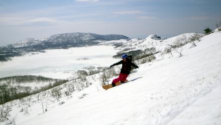 滑りやすいザラメ雪は、また違った楽しさ。（3月29日）