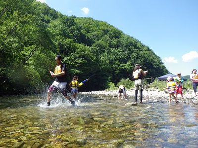 家族みんなで大はしゃぎ！水鉄砲大会